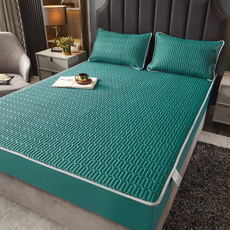 LUXO Natural Latex Cooling Bed Mat With Breathable Quilted Cover
