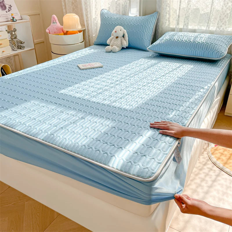 LUXO Natural Latex Cooling Bed Mat With Breathable Quilted Cover