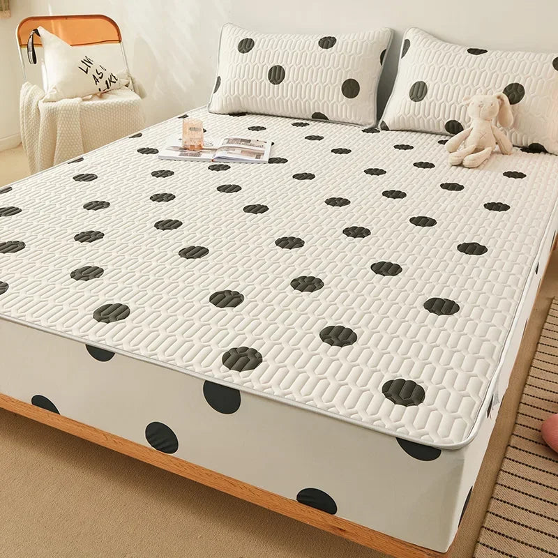 LUXO Natural Latex Cooling Bed Mat With Breathable Quilted Cover