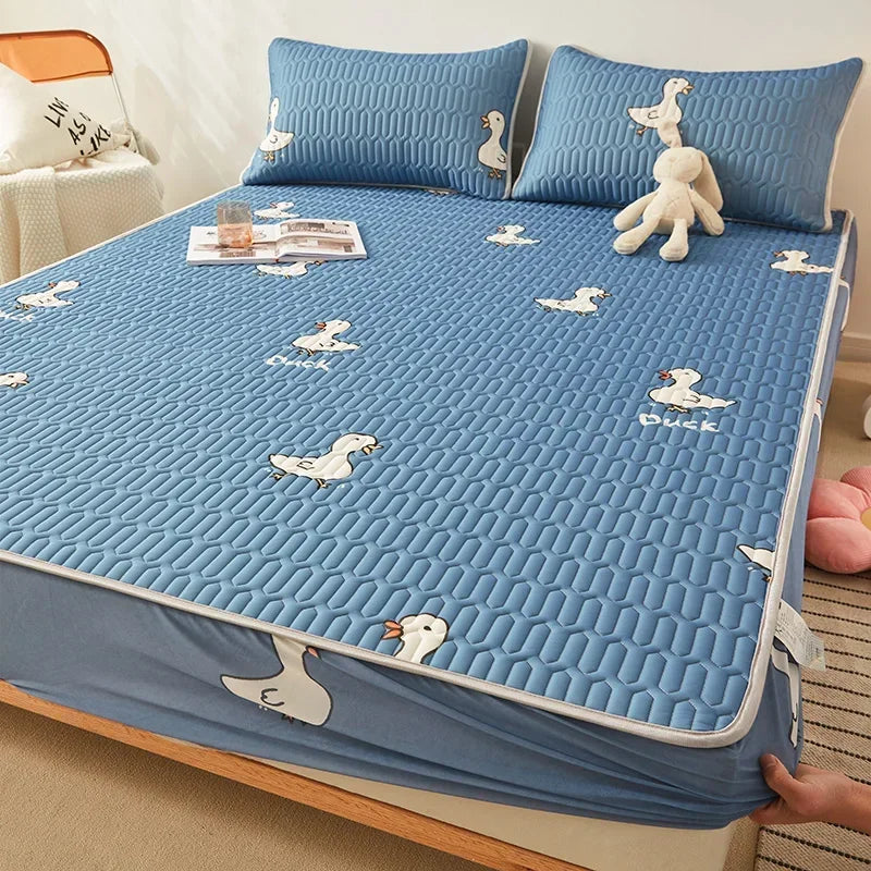 LUXO Natural Latex Cooling Bed Mat With Breathable Quilted Cover